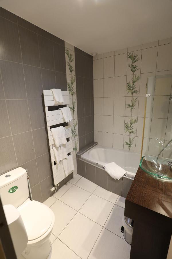 Logis Le Bourguignon Hotel Beze Bagian luar foto